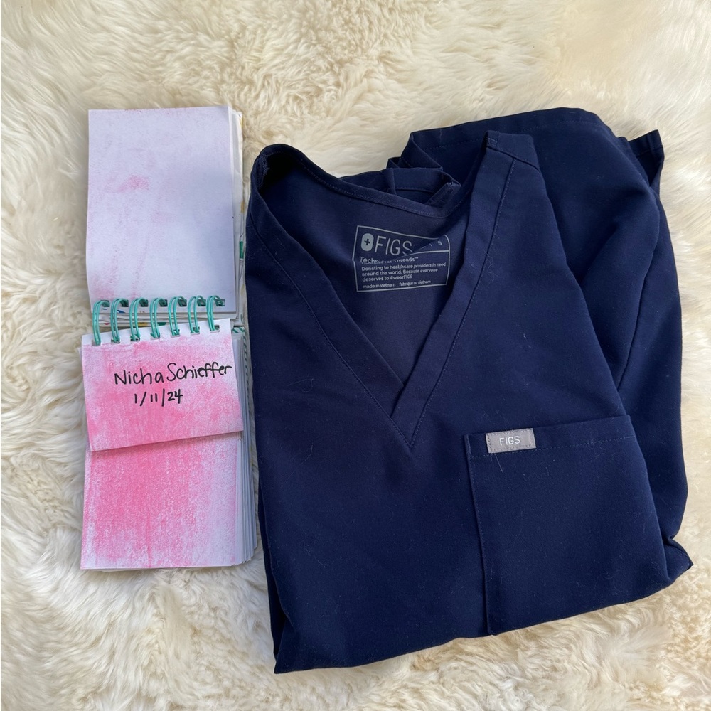 Figs scrub top